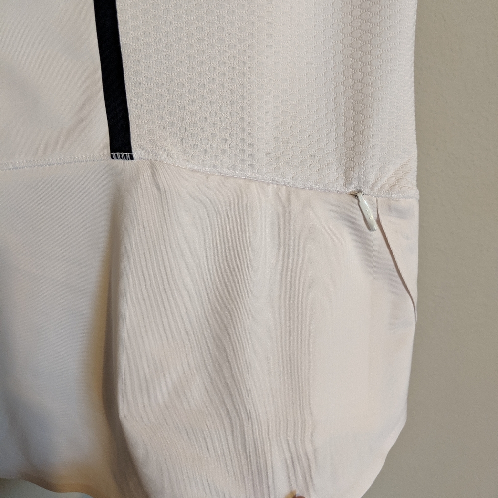 SOLD Athleta workout top - Picture 6 of 6